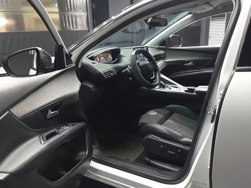 Peugeot 3008 1.5 BlueHDI GT - САМО 30% АВАНС, снимка 10 - Автомобили и джипове - 55987603