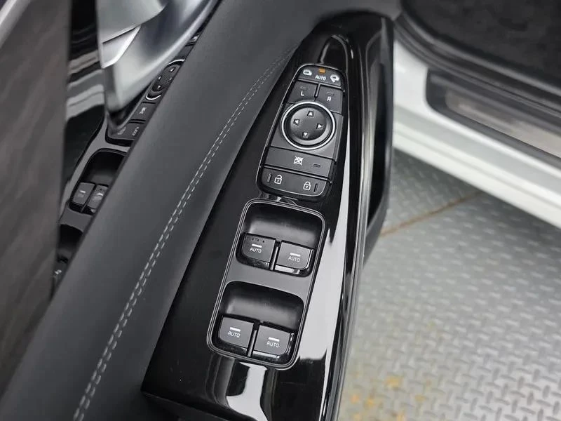 Kia K7, снимка 11 - Автомобили и джипове - 56688038