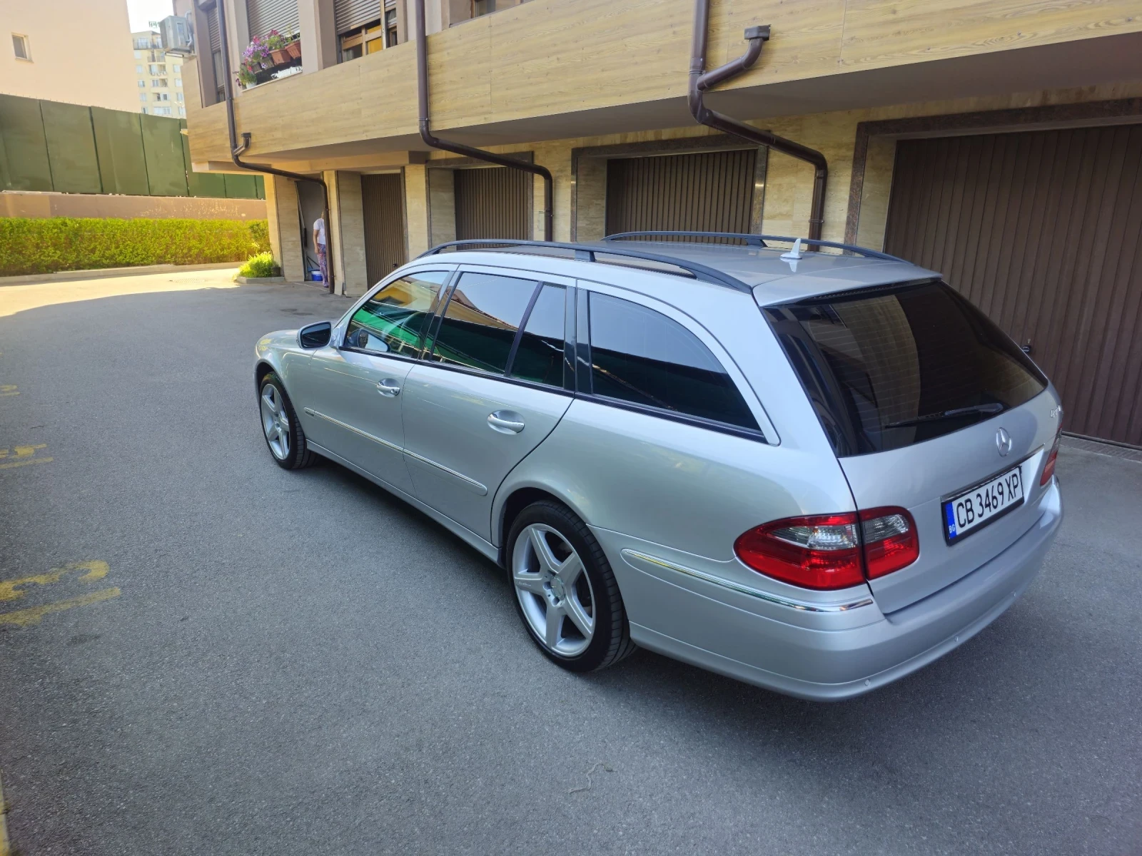 Mercedes-Benz E 350 4-МATIC - изображение 6