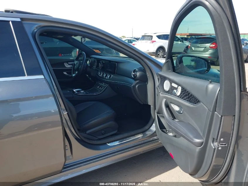 Mercedes-Benz E 300 AMGPACK/4MATIC/BURMESTER// | Mobile.bg   5