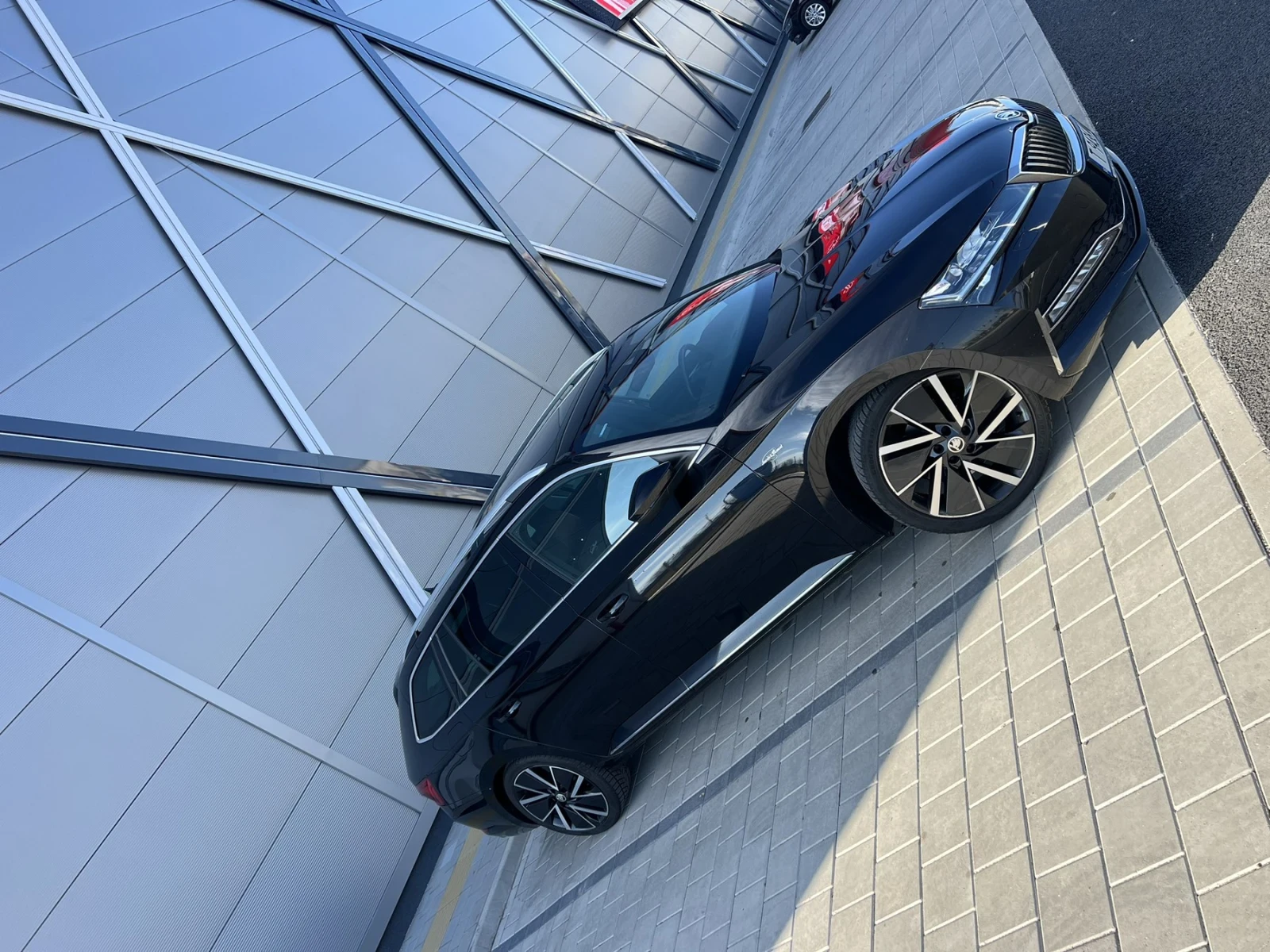 Skoda Superb 1.5 TSI - изображение 2