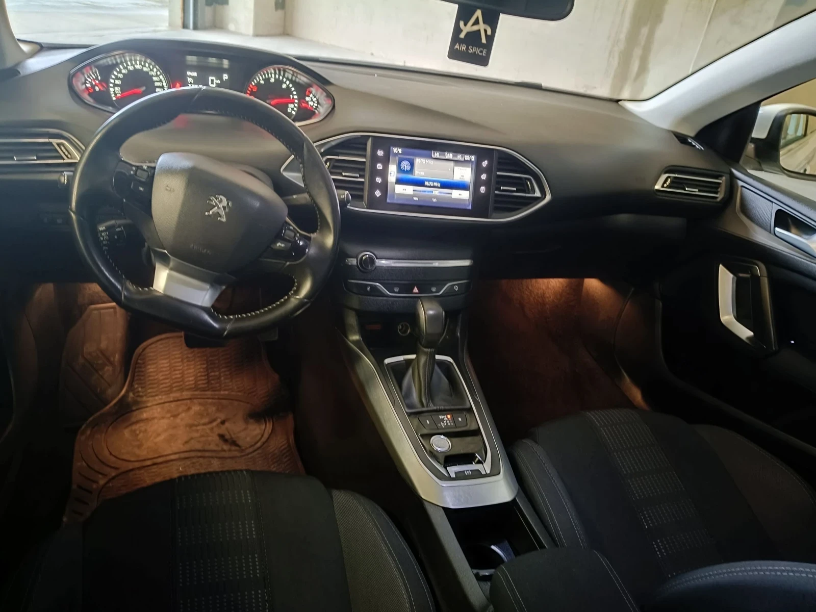 Peugeot 308 SW - изображение 8