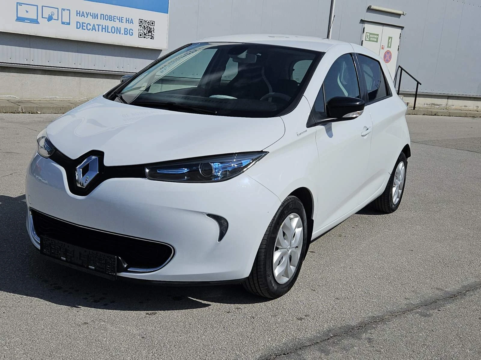 Renault Zoe, снимка 3 - Автомобили и джипове - 53865393