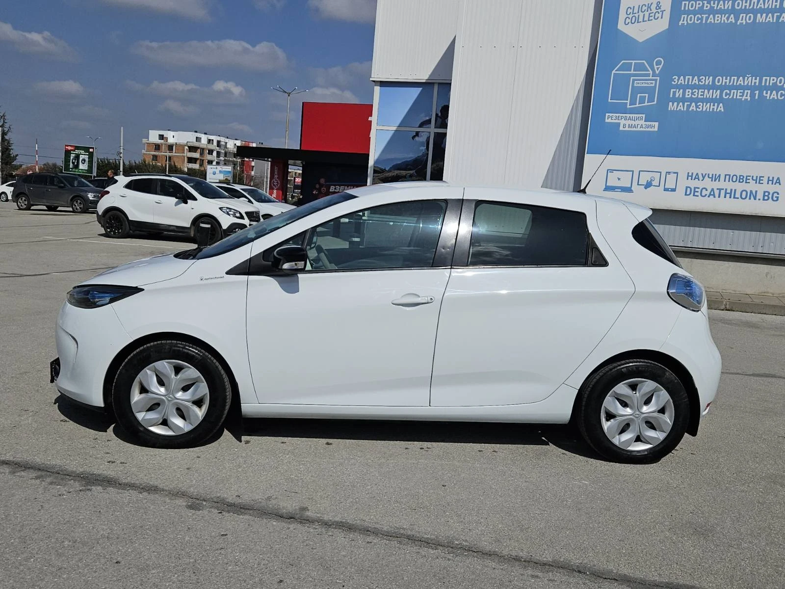 Renault Zoe, снимка 5 - Автомобили и джипове - 53865393