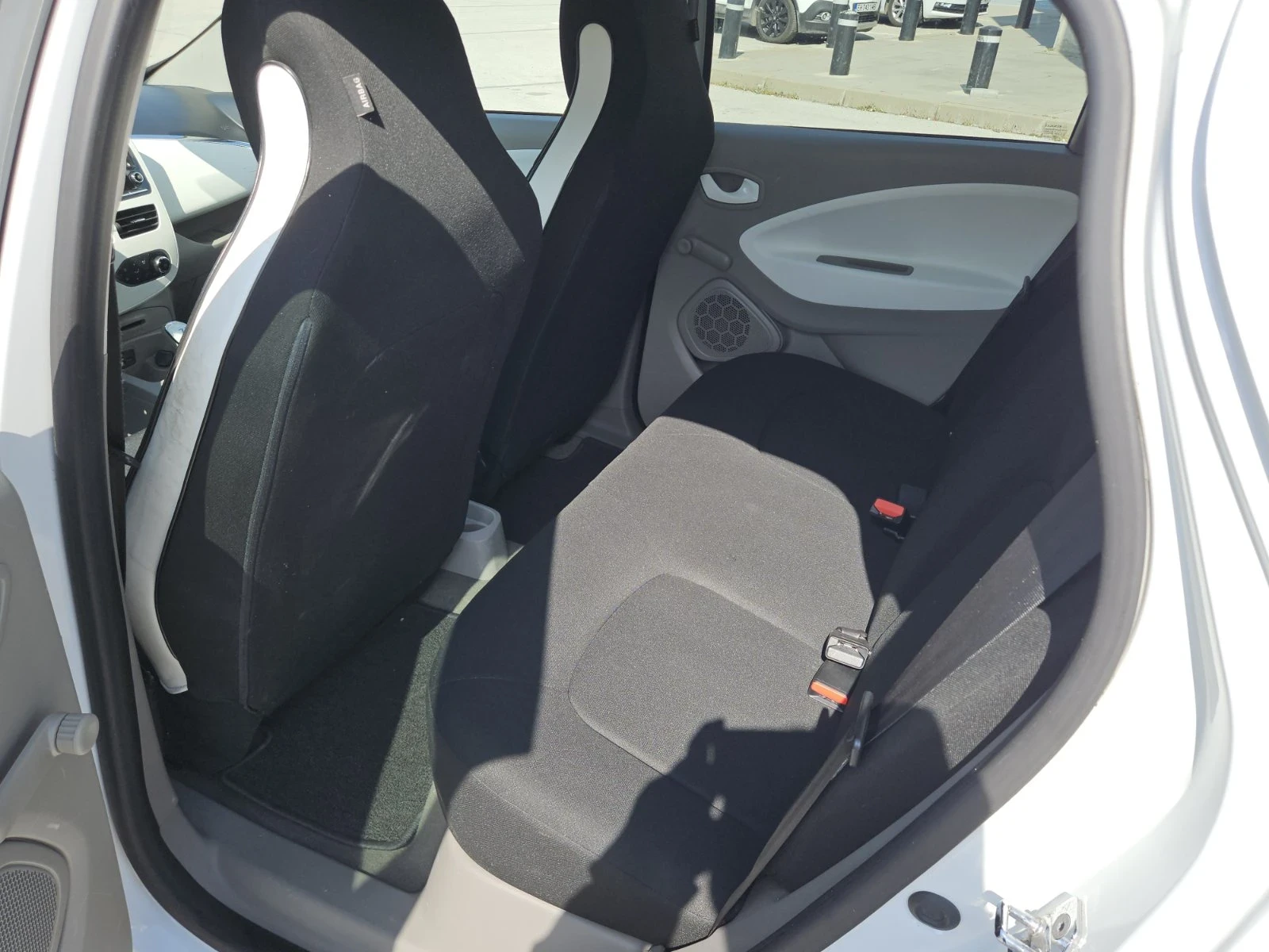 Renault Zoe, снимка 13 - Автомобили и джипове - 53865393