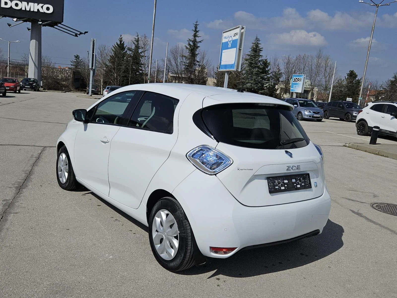 Renault Zoe, снимка 8 - Автомобили и джипове - 53865393