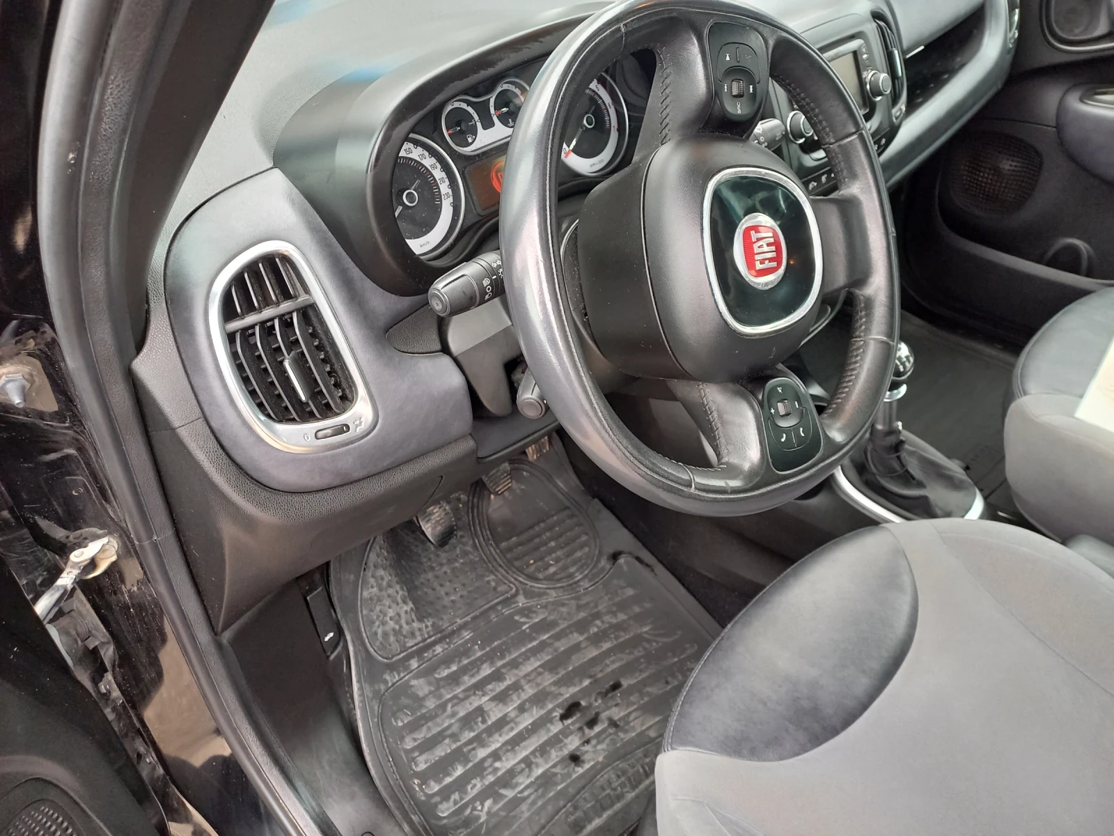 Fiat 500L, снимка 4 - Автомобили и джипове - 53918210