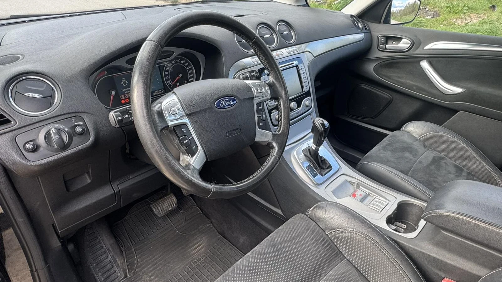 Ford S-Max 2.0TDCi 7 МЕСТА/ Подгрев/Панорома/Ксненон/Кожа !!!, снимка 7 - Автомобили и джипове - 54236210