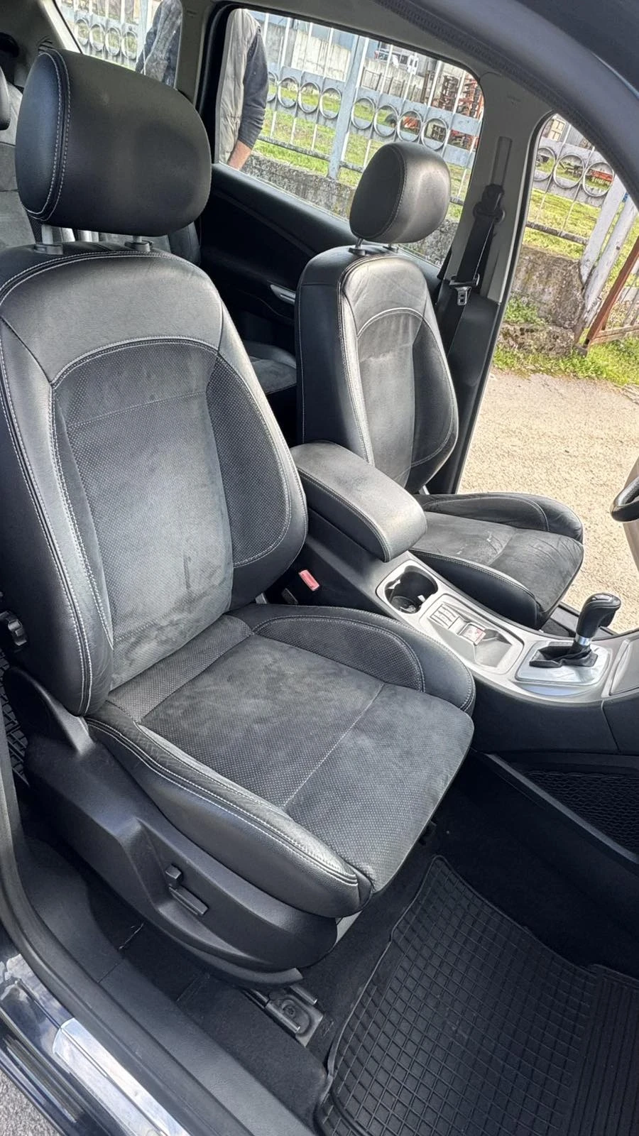 Ford S-Max 2.0TDCi 7 МЕСТА/ Подгрев/Панорома/Ксненон/Кожа !!!, снимка 8 - Автомобили и джипове - 54236210