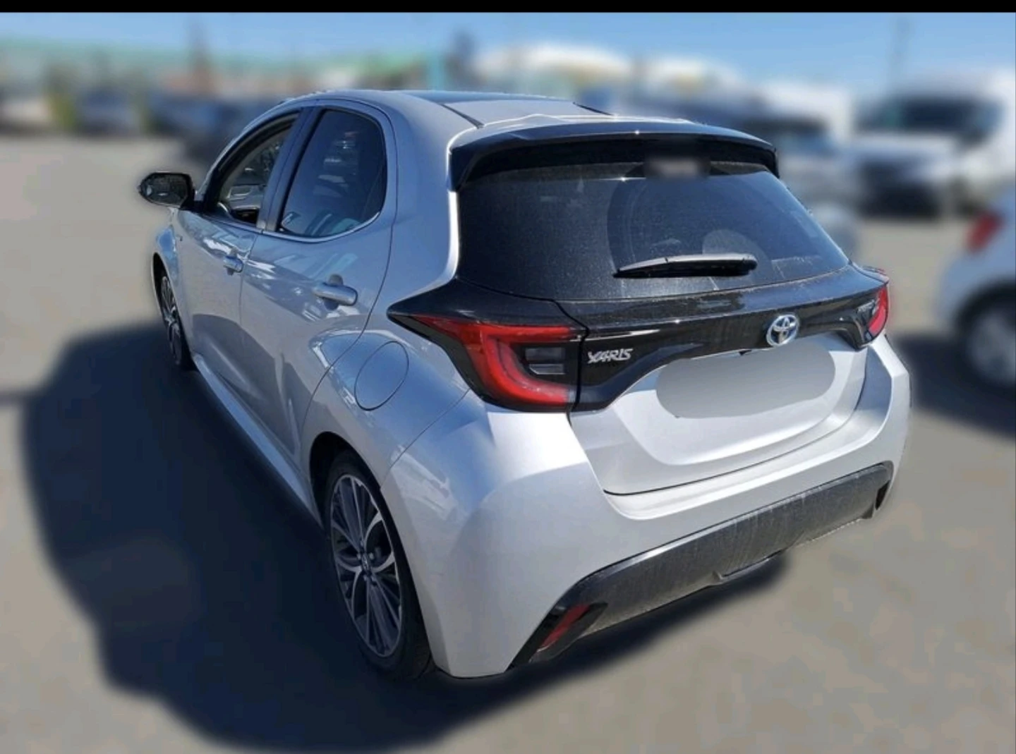 Toyota Yaris HYBRID ICONIC FULL, снимка 3 - Автомобили и джипове - 54530137