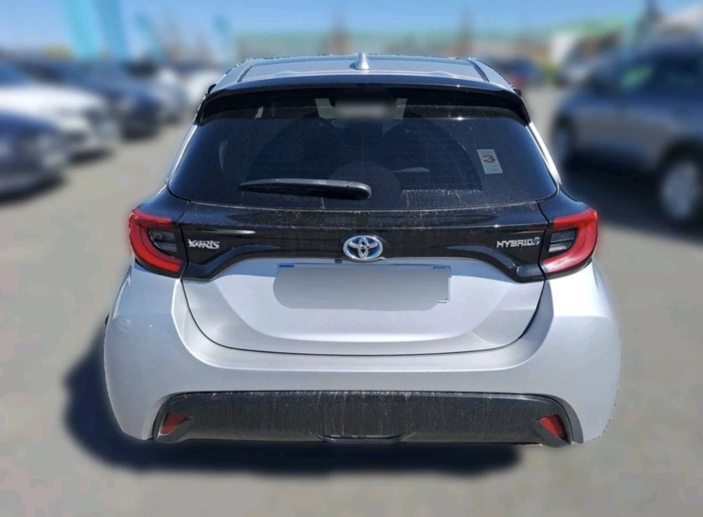 Toyota Yaris HYBRID ICONIC FULL, снимка 4 - Автомобили и джипове - 54530137
