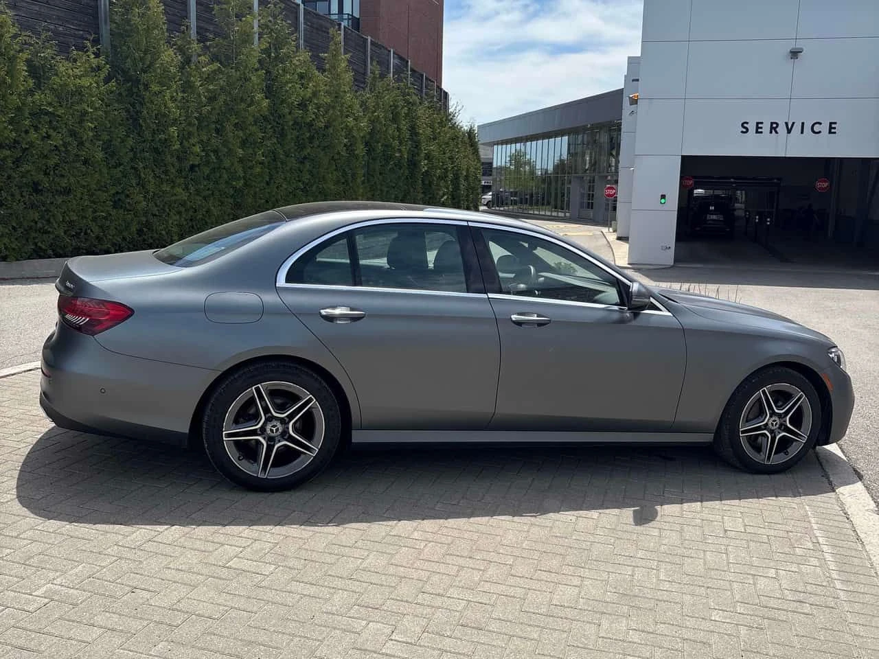 Mercedes-Benz E 350 ДИСТРОНИК/ОБДУХВАНЕ/ПАНОРАМА/360/HUD, снимка 4 - Автомобили и джипове - 54601095