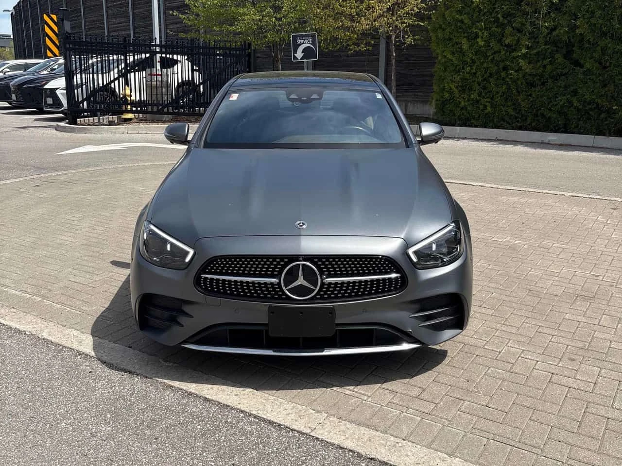 Mercedes-Benz E 350 ДИСТРОНИК/ОБДУХВАНЕ/ПАНОРАМА/360/HUD, снимка 2 - Автомобили и джипове - 54601095