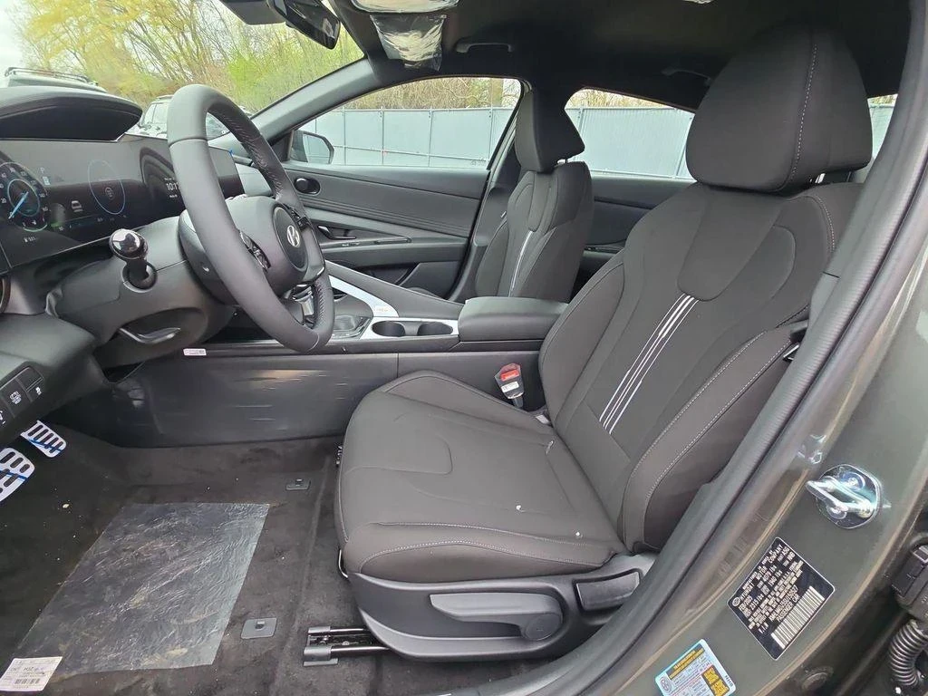Hyundai Elantra, снимка 4 - Автомобили и джипове - 54609975