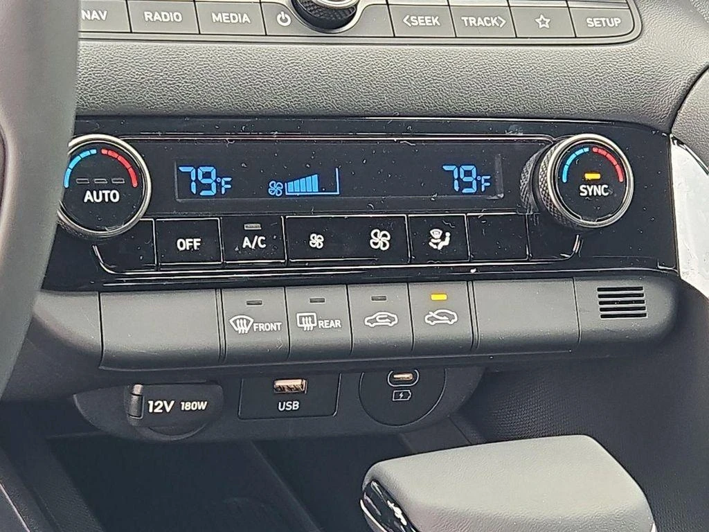 Hyundai Elantra, снимка 12 - Автомобили и джипове - 54609975