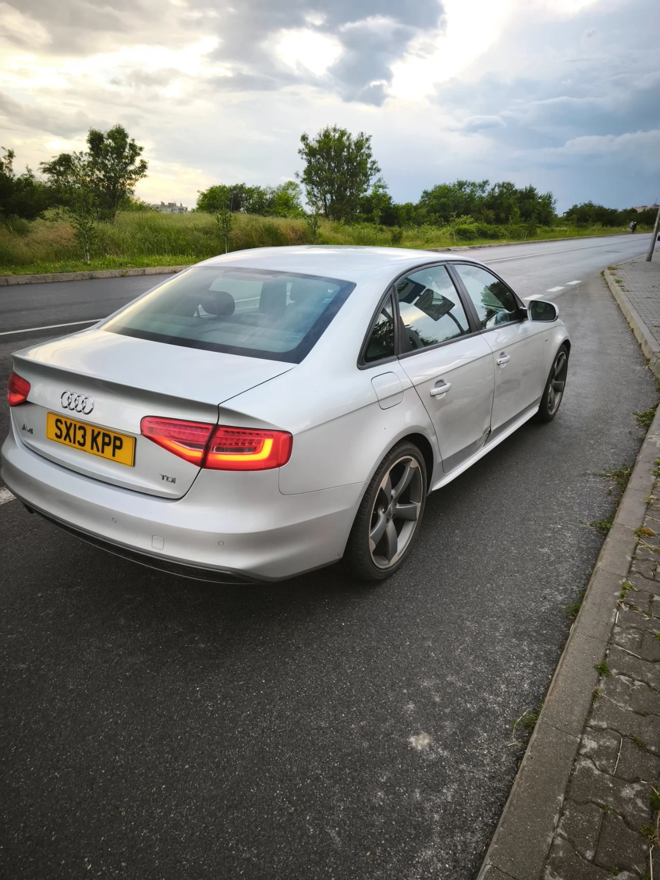 Audi A4 Десен волан S-LINE BLACK EDITION , снимка 9 - Автомобили и джипове - 54646075