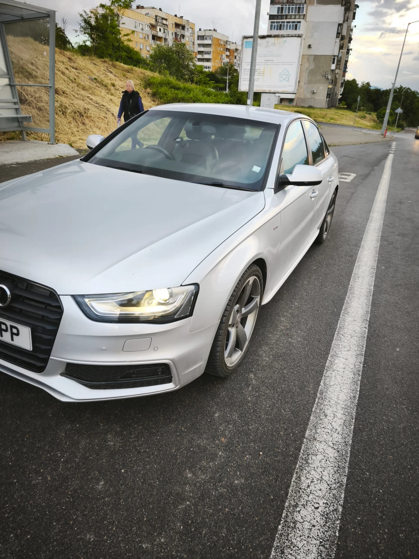 Audi A4 Десен волан S-LINE BLACK EDITION , снимка 12 - Автомобили и джипове - 54646075