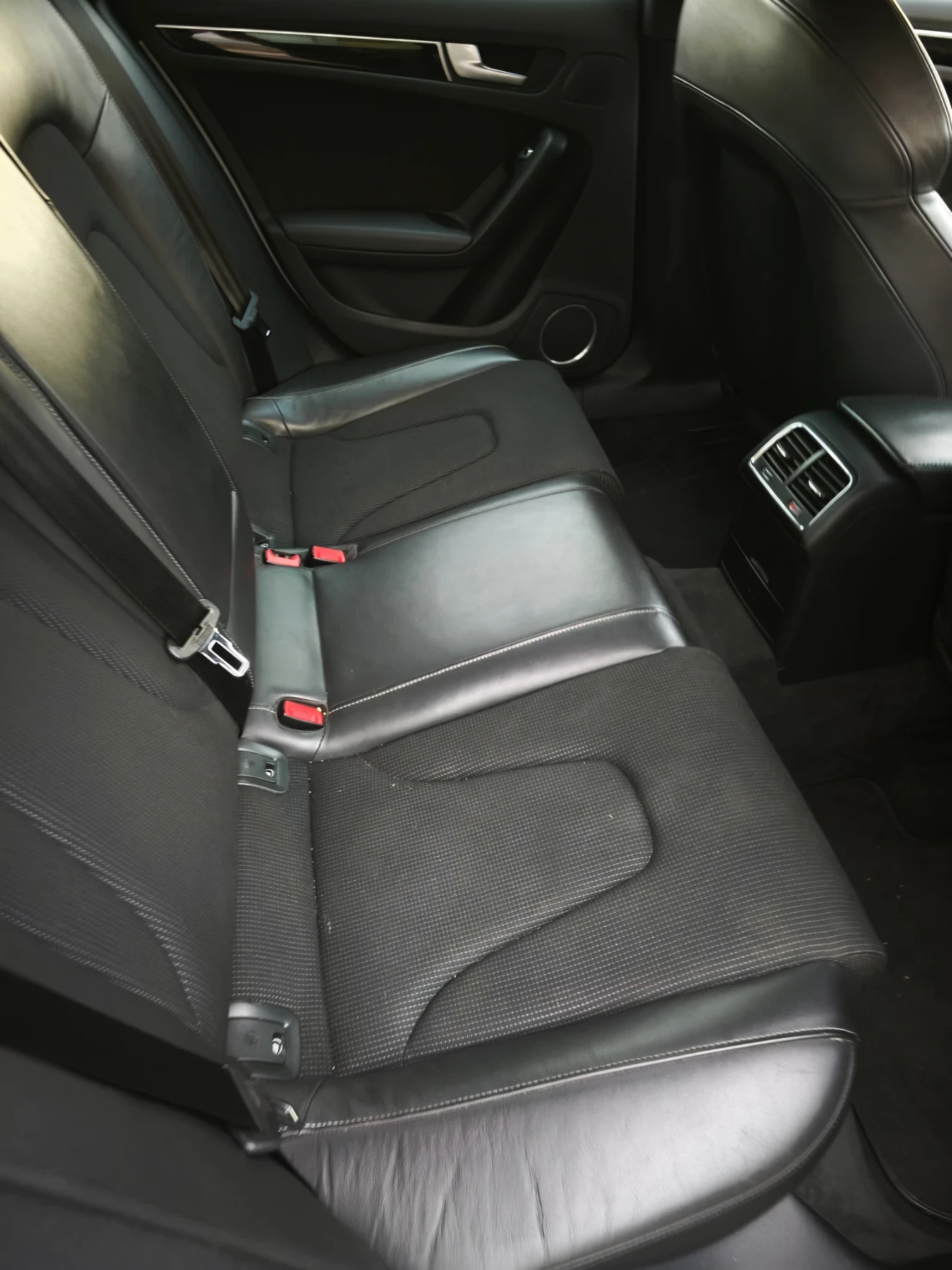 Audi A4 Десен волан S-LINE BLACK EDITION , снимка 4 - Автомобили и джипове - 54646075
