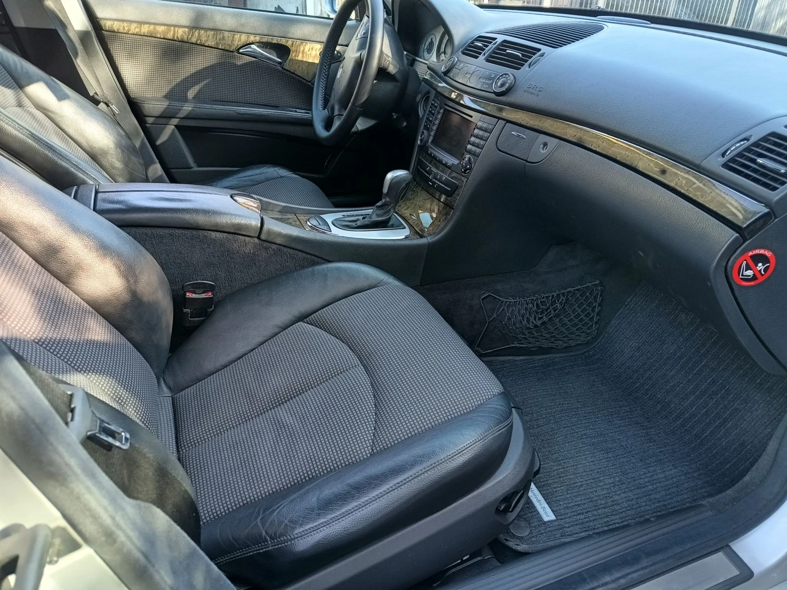 Mercedes-Benz E 220, снимка 11 - Автомобили и джипове - 54666777