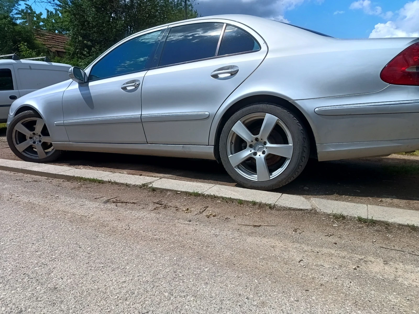 Mercedes-Benz E 220