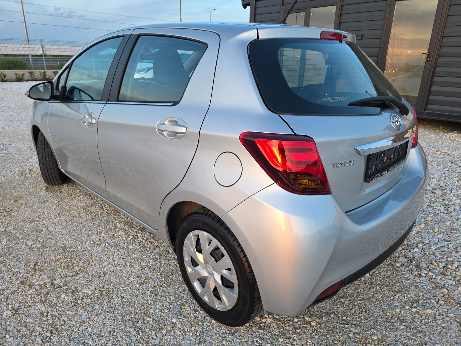 Toyota Yaris 1.4 D4D FaceLift Navi Камера Климатроник, снимка 2 - Автомобили и джипове - 54685690