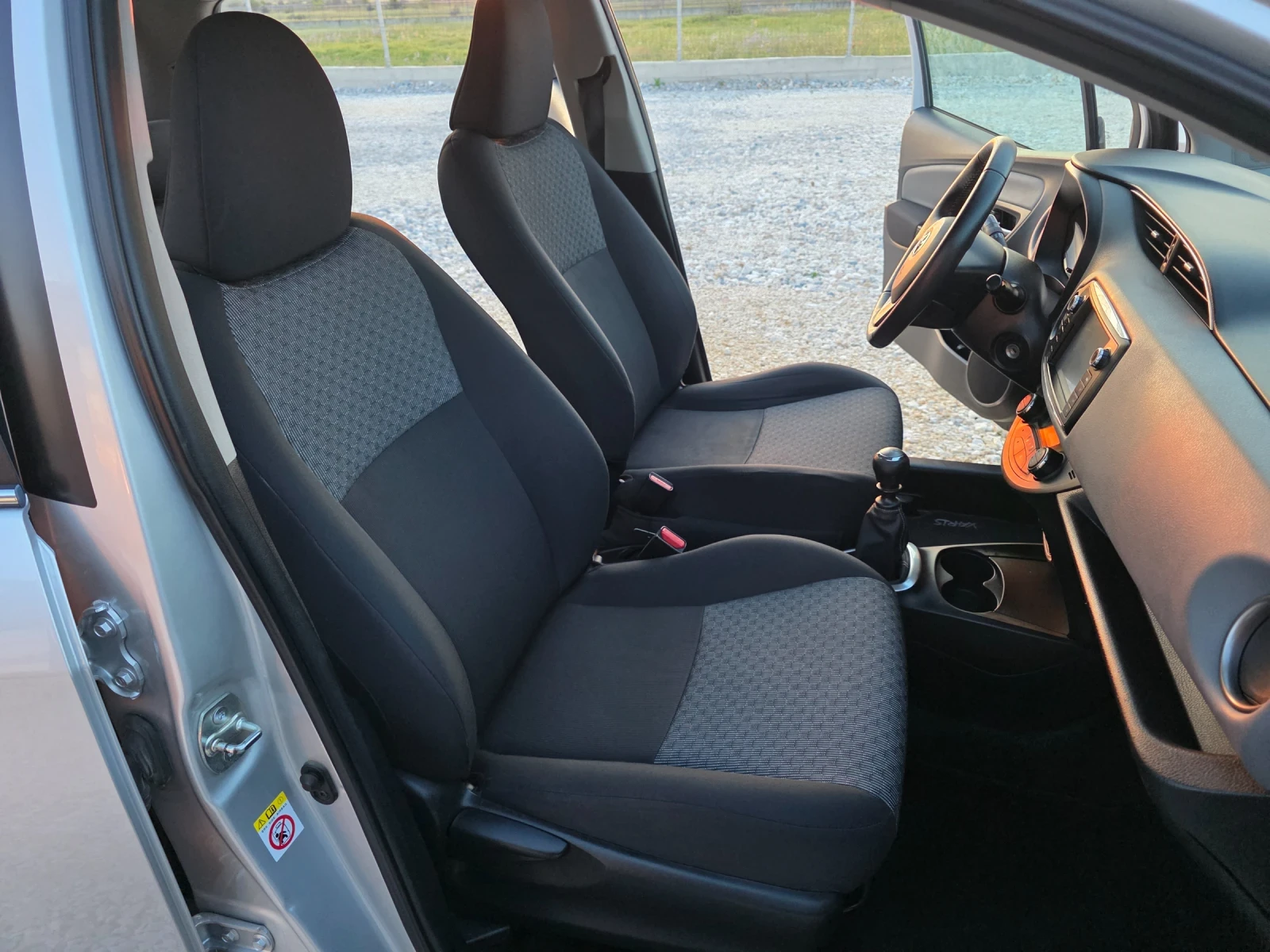 Toyota Yaris 1.4 D4D FaceLift Navi Камера Климатроник, снимка 8 - Автомобили и джипове - 54685690