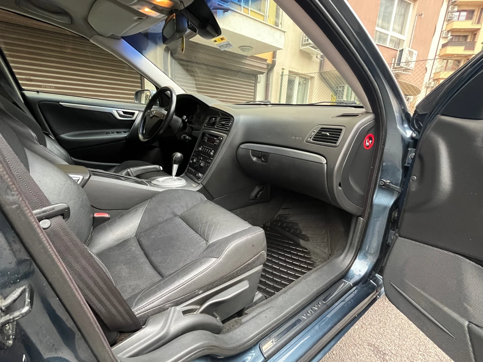 Volvo S60 2.4 D5 Фейслифт, снимка 10 - Автомобили и джипове - 55547769