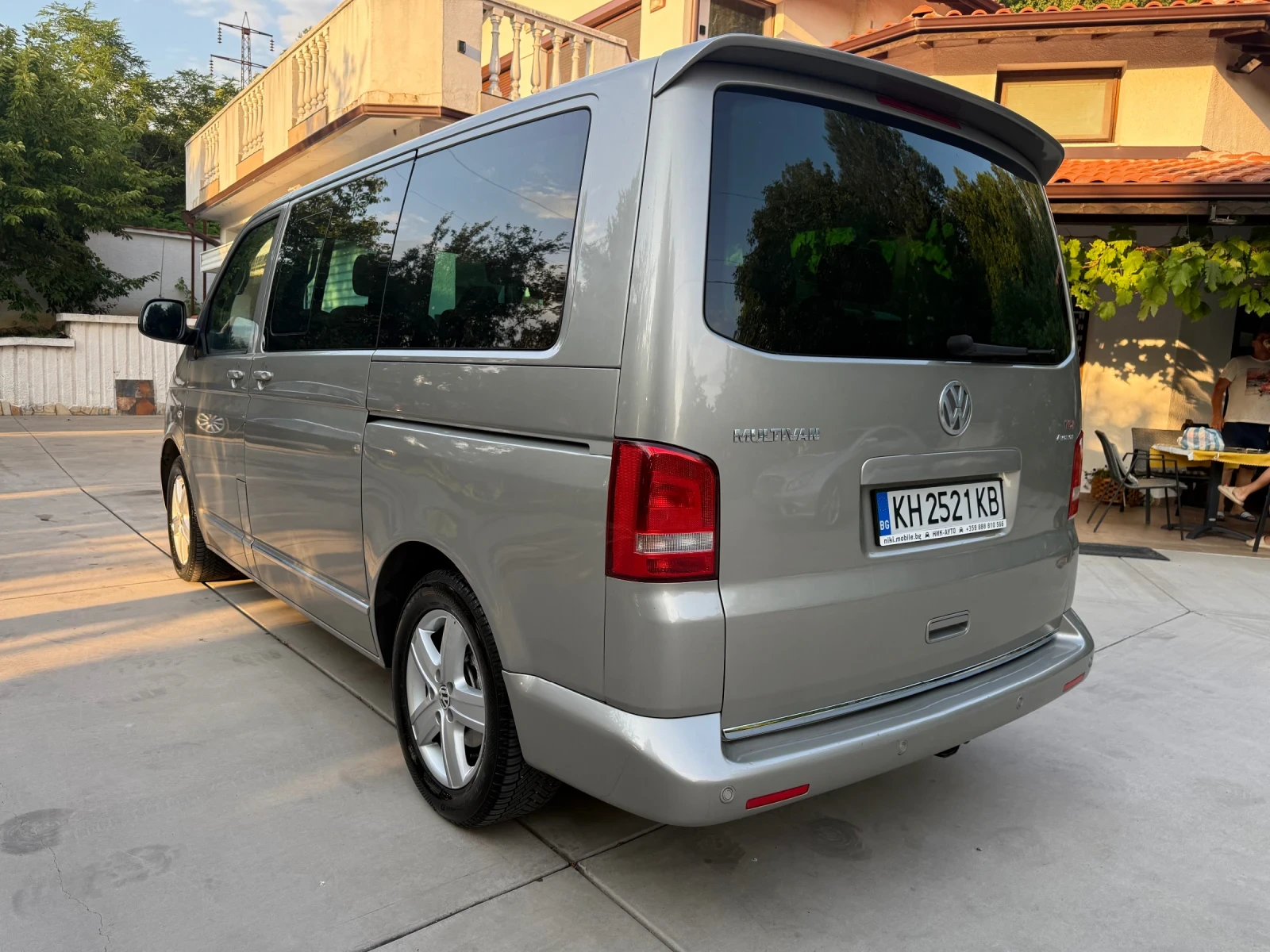 VW Multivan 2.0BiTDI* DSG* 4x4* HIGHLINE* , снимка 2 - Автомобили и джипове - 55436606