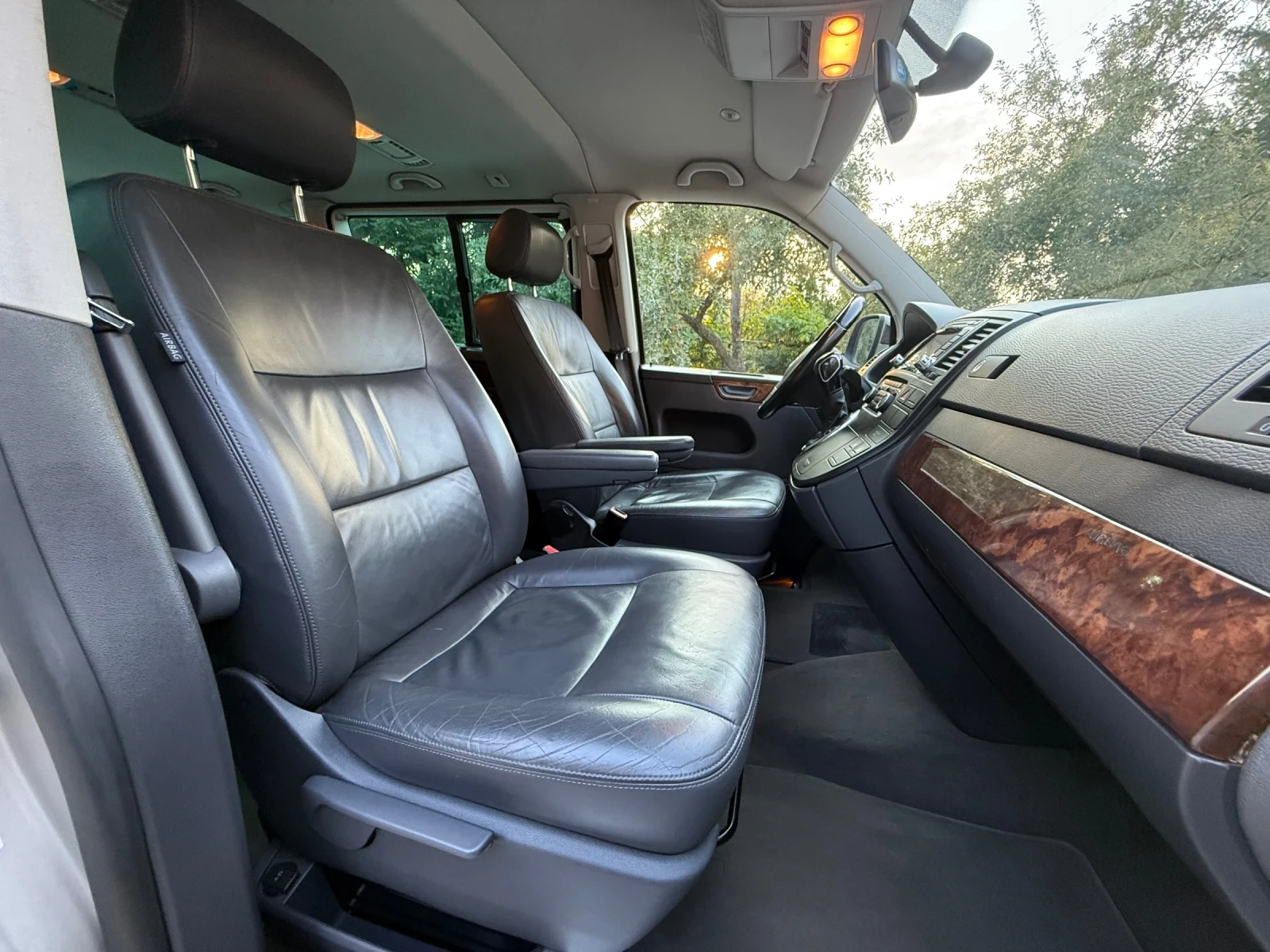 VW Multivan 2.0BiTDI* DSG* 4x4* HIGHLINE* , снимка 13 - Автомобили и джипове - 55436606