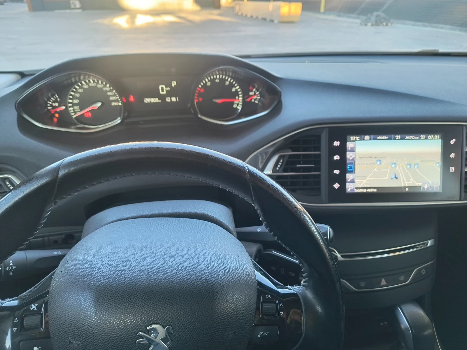 Peugeot 308 1.2STT, снимка 9 - Автомобили и джипове - 55721871