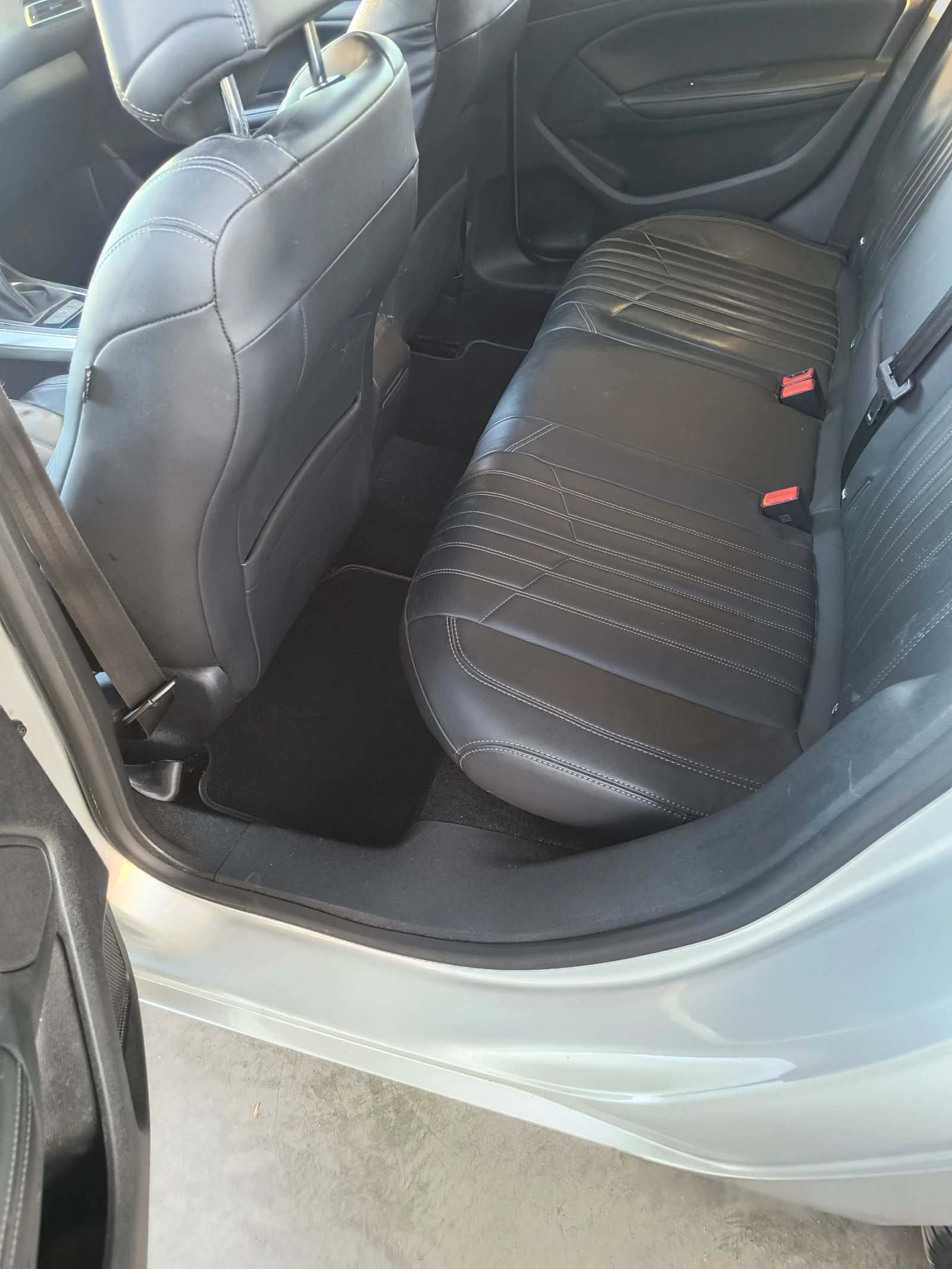 Peugeot 308 1.2STT, снимка 8 - Автомобили и джипове - 55721871