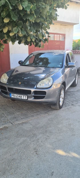     Porsche Cayenne / 