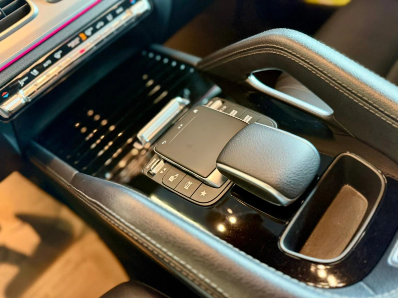 Mercedes-Benz GLE 300 d* 4Matic* AMG* Лизинг* , снимка 12 - Автомобили и джипове - 52803113