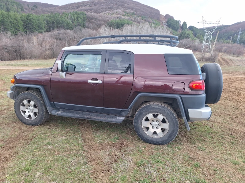 Toyota Fj cruiser 4.0 i V6 Automatic, LPG, снимка 7 - Автомобили и джипове - 52967677