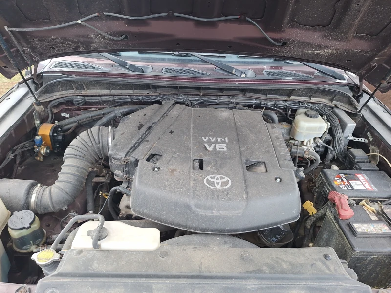 Toyota Fj cruiser 4.0 i V6 Automatic, LPG, снимка 16 - Автомобили и джипове - 52967677