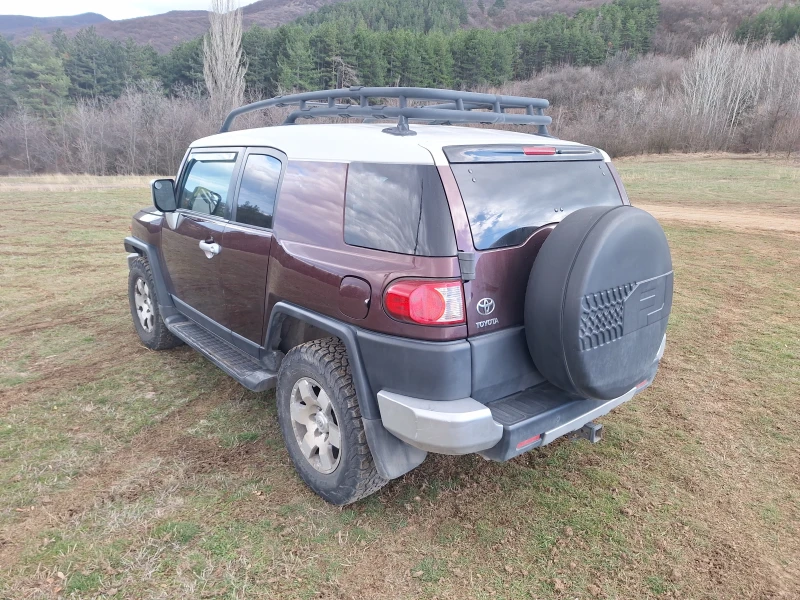 Toyota Fj cruiser 4.0 i V6 Automatic, LPG, снимка 4 - Автомобили и джипове - 52967677