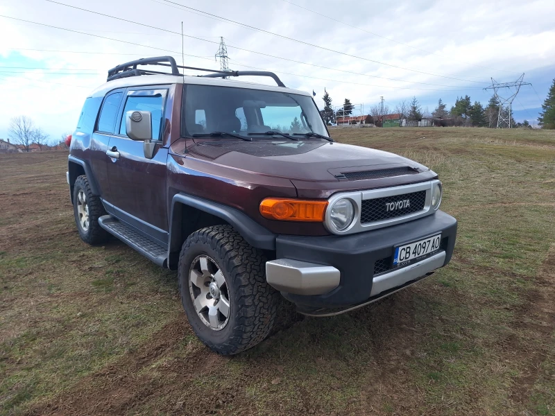 Toyota Fj cruiser 4.0 i V6 Automatic, LPG, снимка 2 - Автомобили и джипове - 52967677