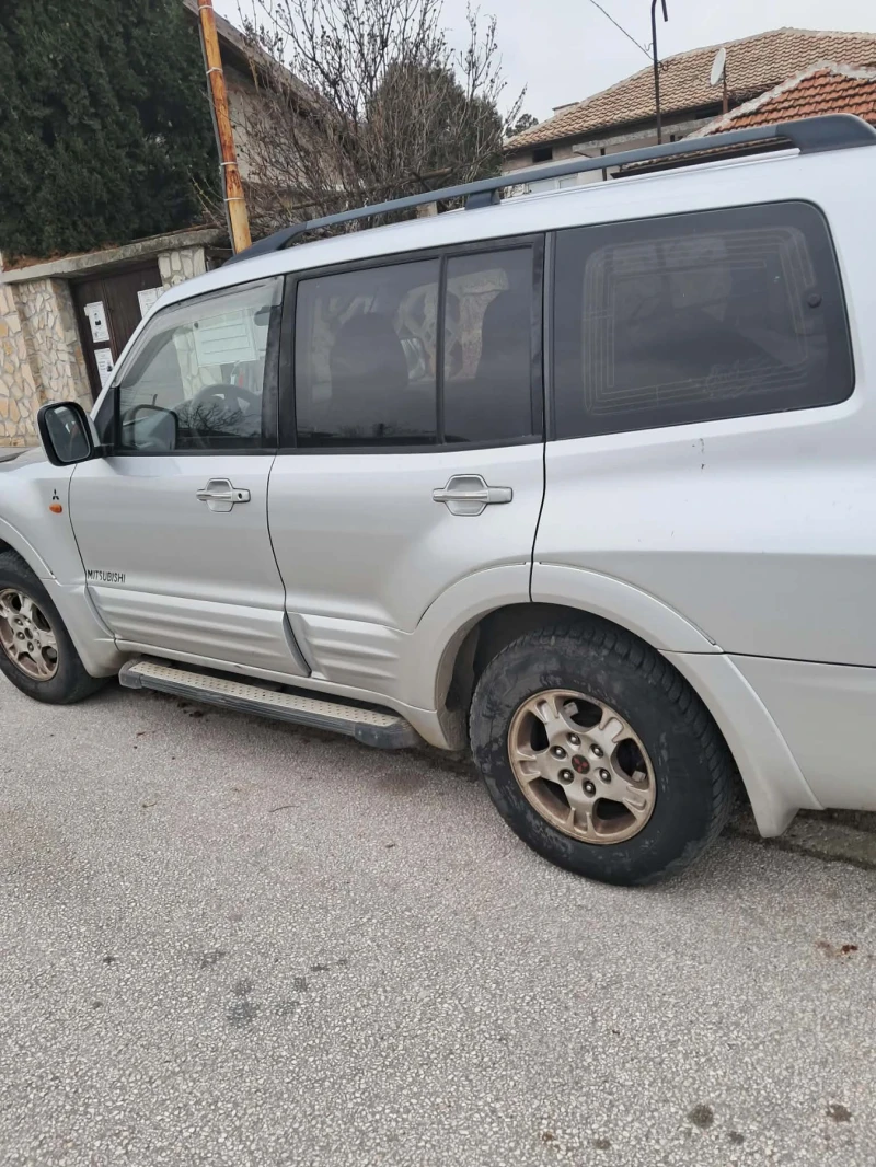 Mitsubishi Pajero 3.2 DiD, снимка 3 - Автомобили и джипове - 53082260