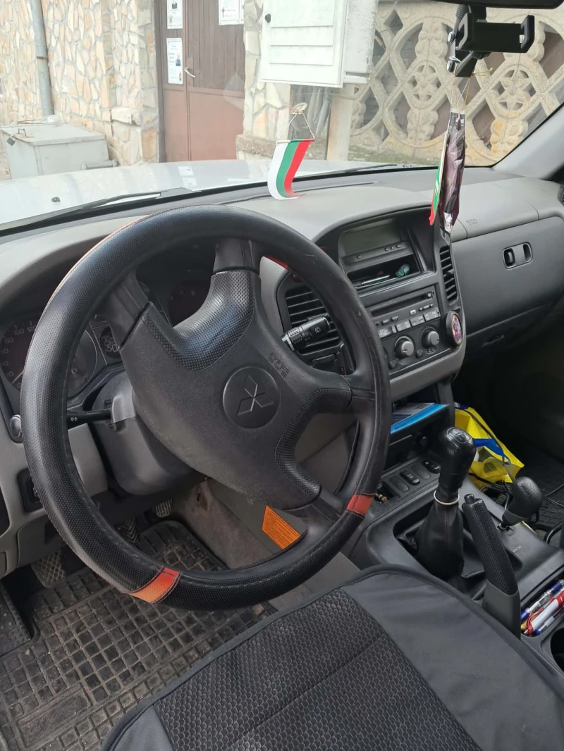 Mitsubishi Pajero 3.2 DiD, снимка 7 - Автомобили и джипове - 53082260