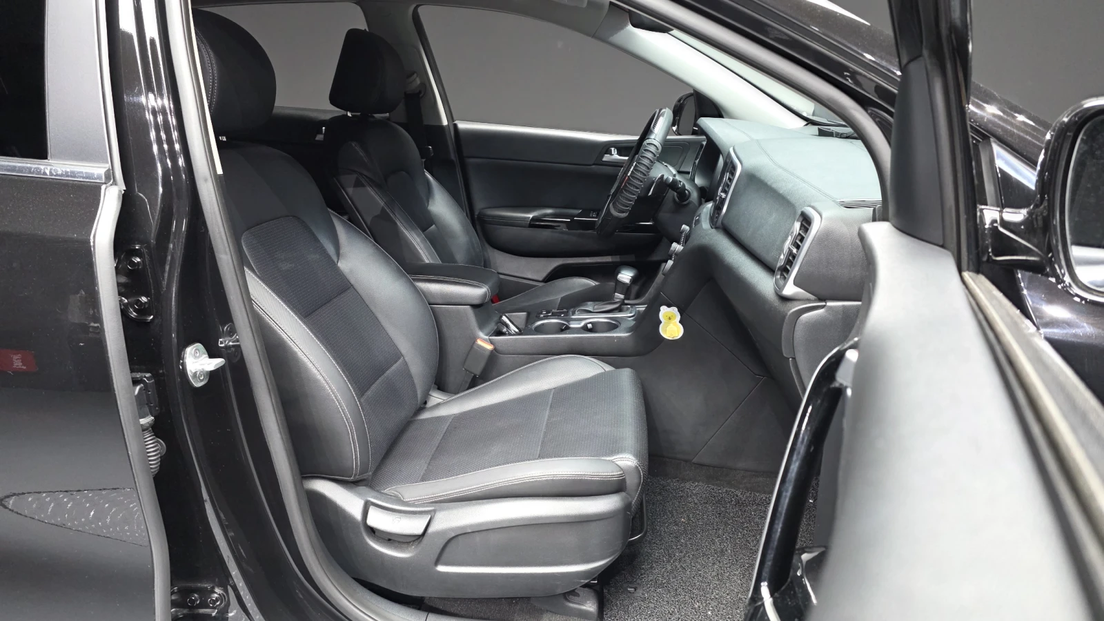 Kia Sportage 2.0CRDI/4x4/Очакван внос !!!, снимка 9 - Автомобили и джипове - 54969526