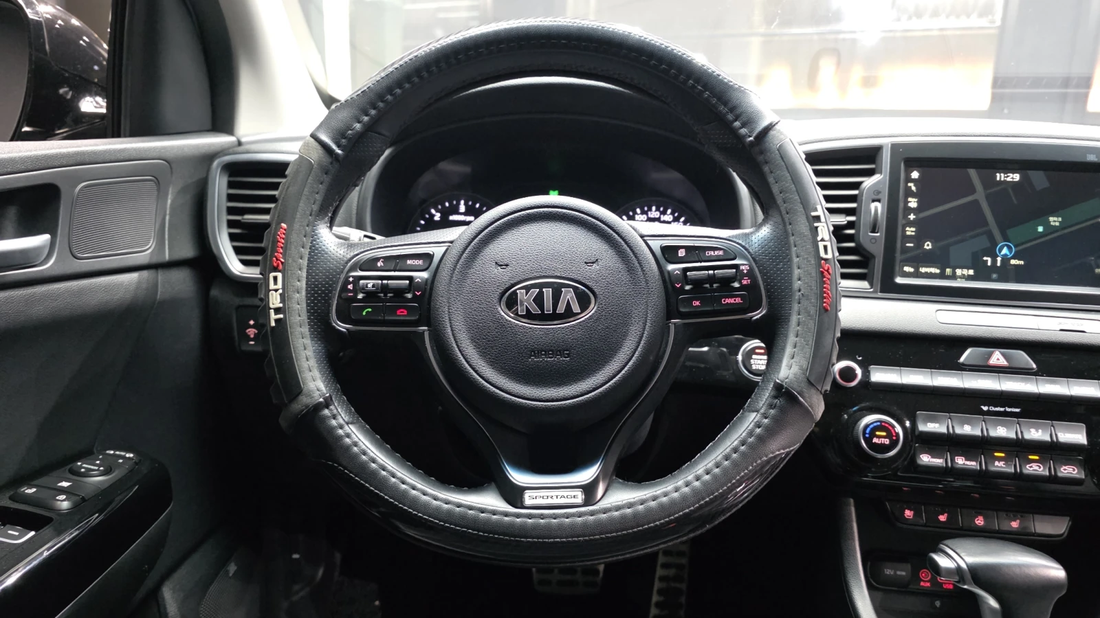 Kia Sportage 2.0CRDI/4x4/Очакван внос !!!, снимка 11 - Автомобили и джипове - 54969526