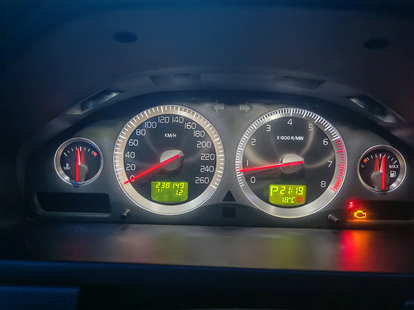 Volvo Xc90, снимка 17 - Автомобили и джипове - 55160619