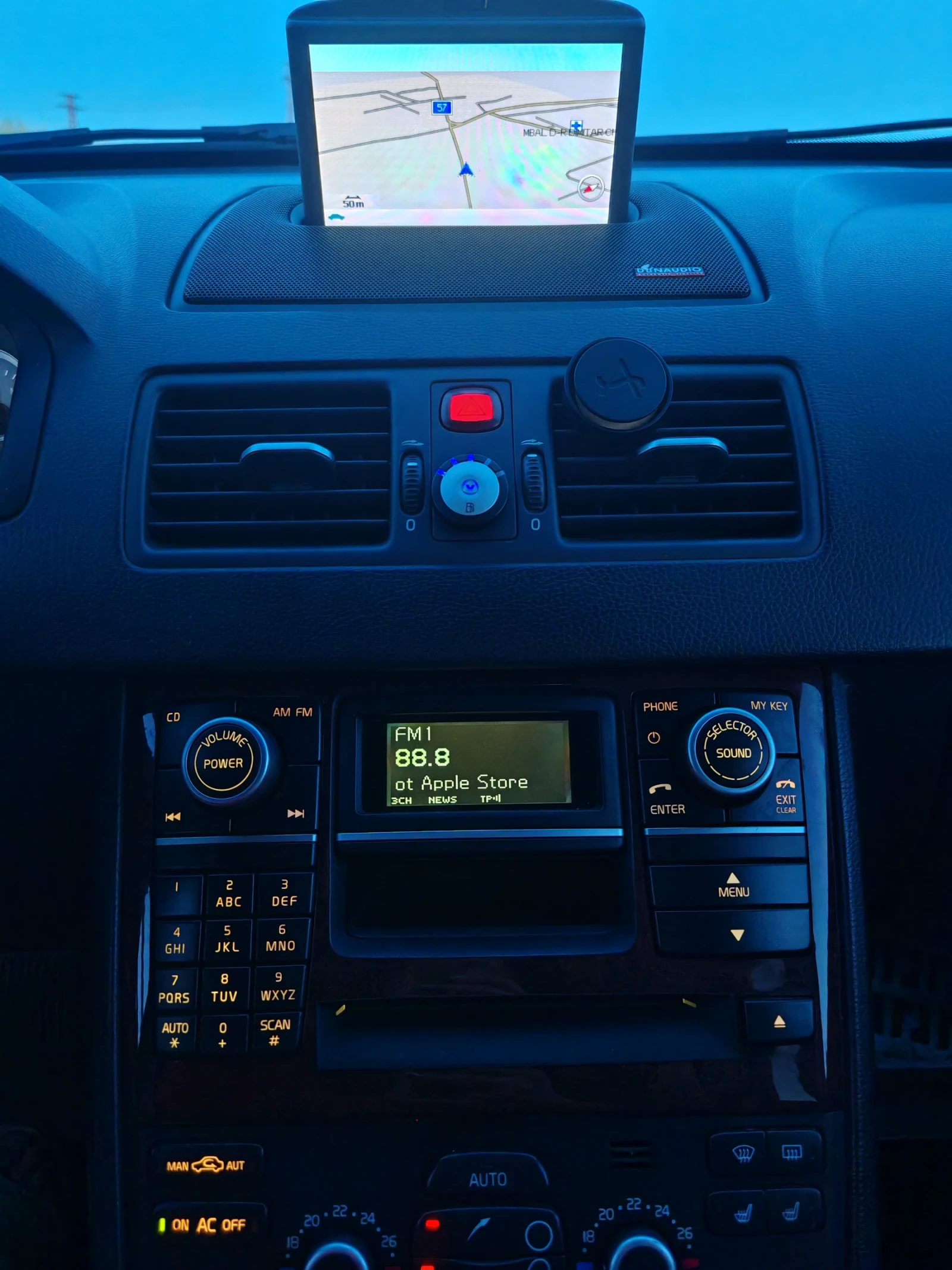 Volvo Xc90, снимка 16 - Автомобили и джипове - 55160619