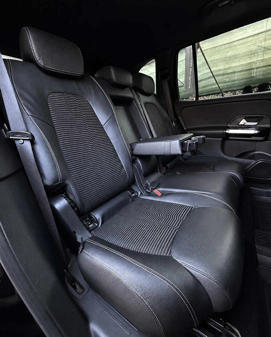 Mercedes-Benz GLB 200 DIGITAL| DISTRONIC| 360| 9G| 7МЕСТА| ЛИЗИНГ, снимка 9 - Автомобили и джипове - 55683990