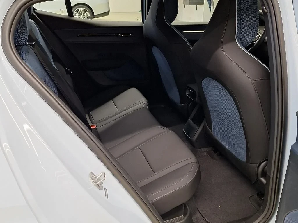 Volvo EX30 69KWH SINGLE MOTOR 96.8% SoH, снимка 10 - Автомобили и джипове - 56305033