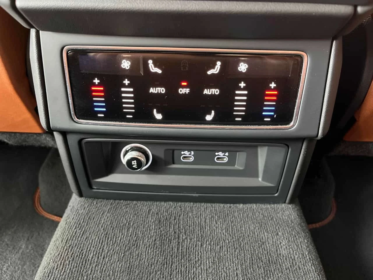 Lamborghini Urus MASSAGE* B&O* HUD* 360* 2 КЛЮЧА* * , снимка 10 - Автомобили и джипове - 56705052
