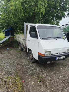     Nissan Trade