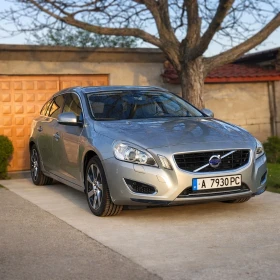 Volvo V60 2, 4 Plug in hybrid , снимка 1