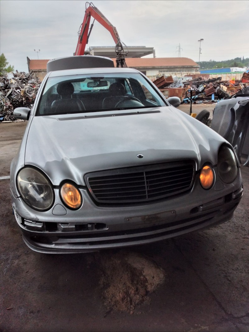 Mercedes-Benz E 320 3.2cdi, снимка 2 - Автомобили и джипове - 46382742