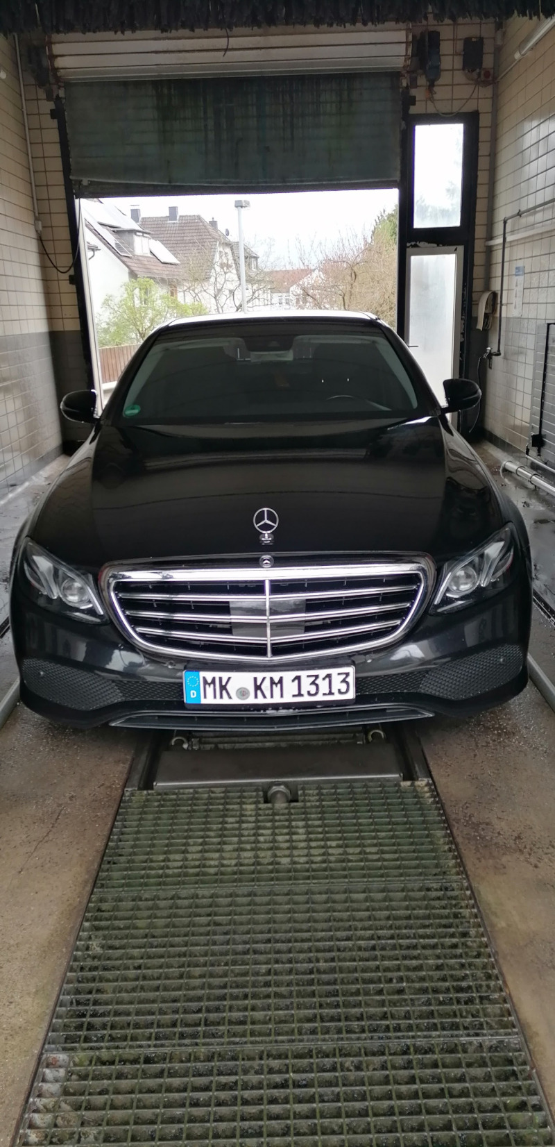 Mercedes-Benz E 220 Колата от днес е в България, снимка 12 - Автомобили и джипове - 44449002